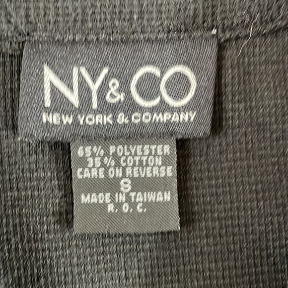 NY& CO black sleeveless ribbed knit pullover sleeveless top - Picture 5 of 7